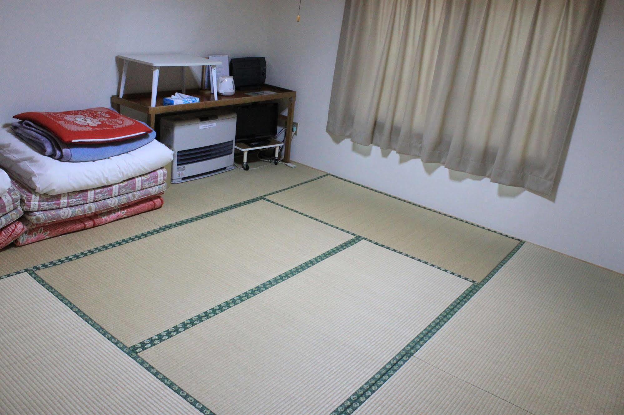 Hotel Minshuku Akiba NakaNakafurano Esterno foto